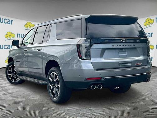 2025 Chevrolet Suburban RST
