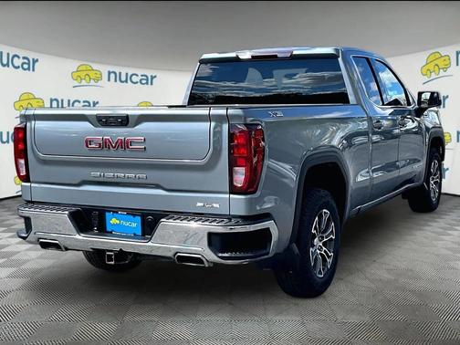 Sterling Metallic 2023 GMC Sierra 1500 SLE