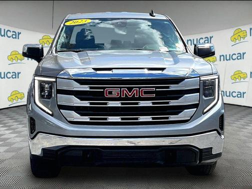 Sterling Metallic 2023 GMC Sierra 1500 SLE