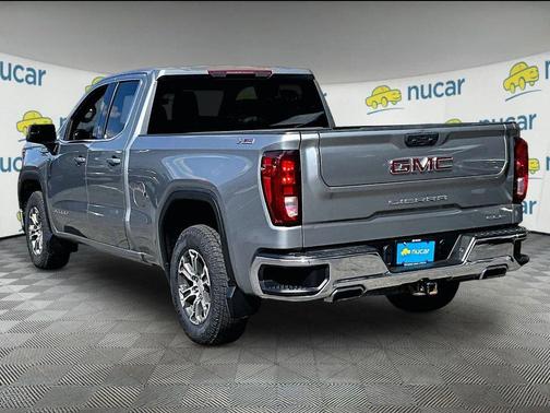 Sterling Metallic 2023 GMC Sierra 1500 SLE
