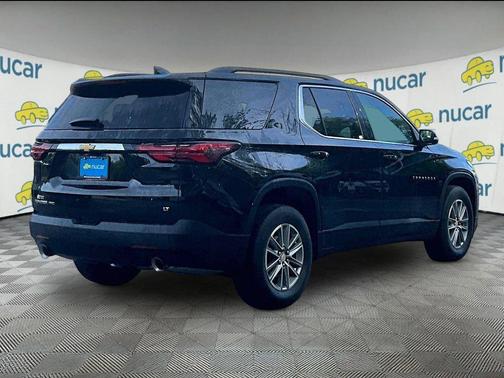 Mosaic Black Metallic 2023 Chevrolet Traverse LT Cloth