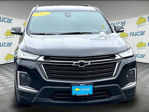 Mosaic Black Metallic 2023 Chevrolet Traverse LT Cloth
