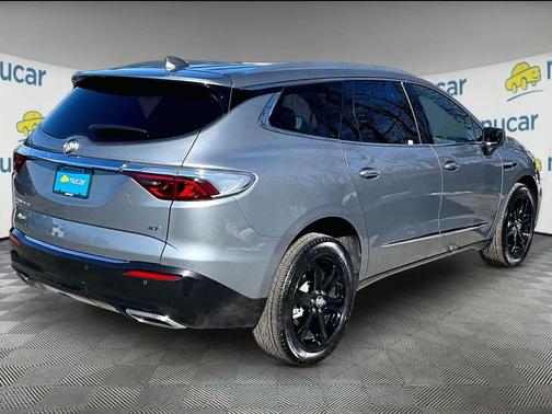 2023 Buick Enclave Essence AWD