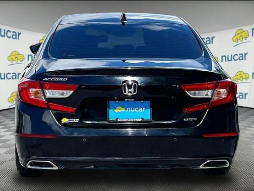 Crystal Black Pearl 2018 Honda Accord Touring