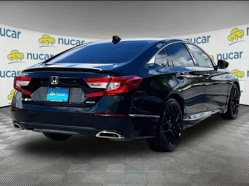 Crystal Black Pearl 2018 Honda Accord Touring