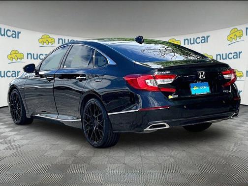 Crystal Black Pearl 2018 Honda Accord Touring