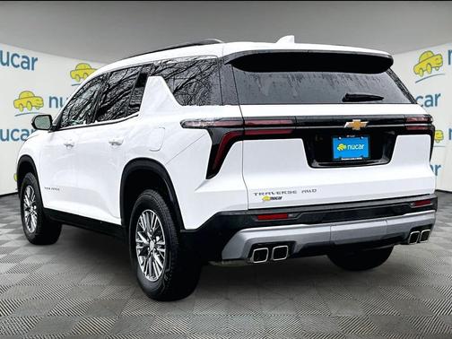 Summit White 2026 Chevrolet Traverse LT