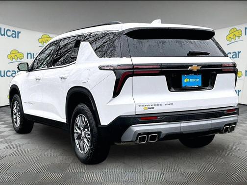 Summit White 2026 Chevrolet Traverse LT