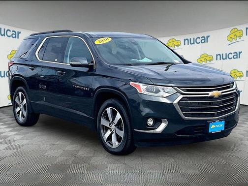 Graphite Metallic 2020 Chevrolet Traverse LT Leather