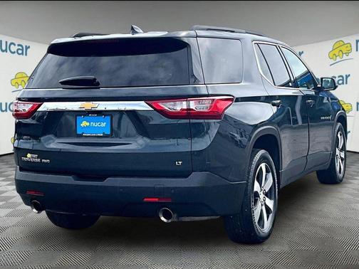 Graphite Metallic 2020 Chevrolet Traverse LT Leather