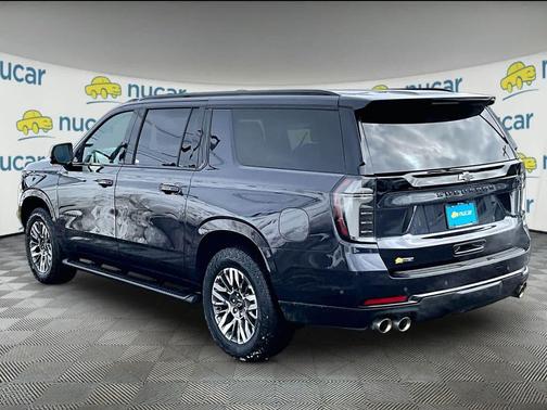 2025 Chevrolet Suburban 4WD Z71