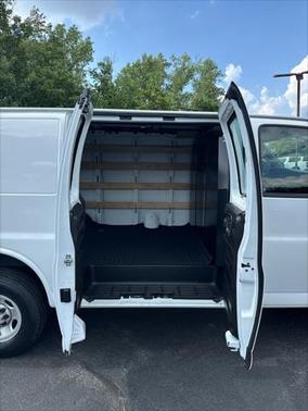2023 GMC Savana 2500 Work Van