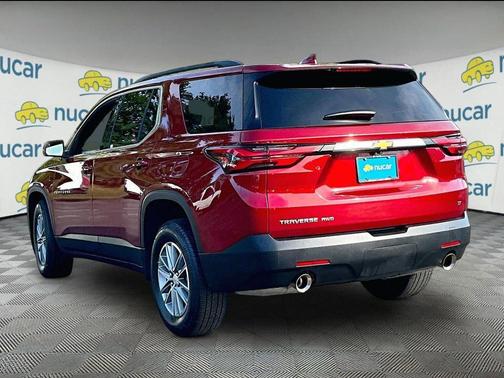 Radiant Red Tintcoat 2023 Chevrolet Traverse LT Cloth