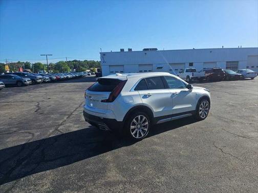 2023 Cadillac XT4 Premium Luxury