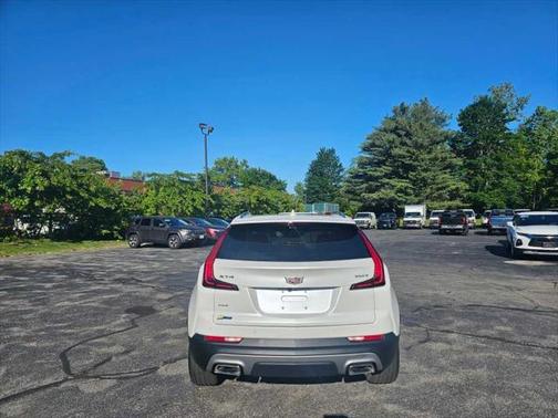2023 Cadillac XT4 Premium Luxury