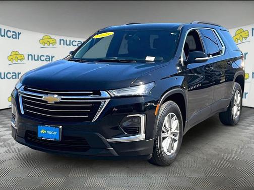 Mosaic Black Metallic 2023 Chevrolet Traverse LT Leather