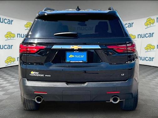 Mosaic Black Metallic 2023 Chevrolet Traverse LT Leather