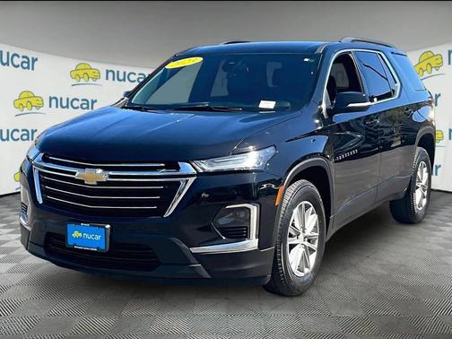 Mosaic Black Metallic 2023 Chevrolet Traverse LT Leather