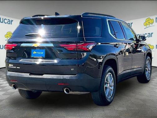 Mosaic Black Metallic 2023 Chevrolet Traverse LT Leather