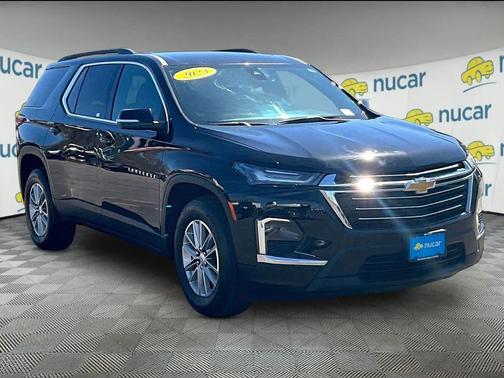 Mosaic Black Metallic 2023 Chevrolet Traverse LT Leather
