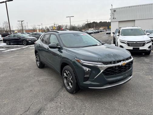 2025 Chevrolet Trax LT