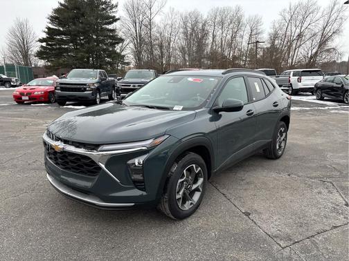 2025 Chevrolet Trax LT