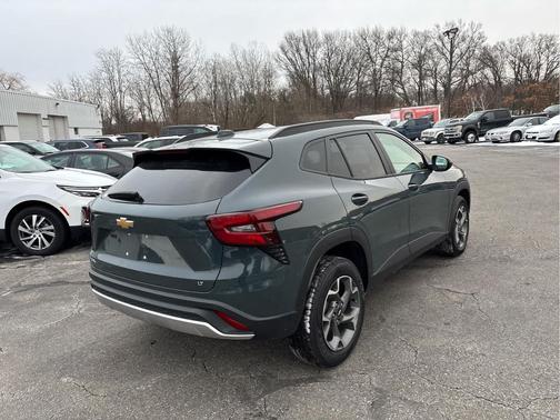 2025 Chevrolet Trax LT