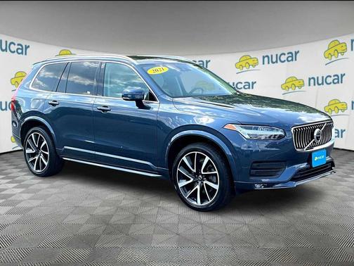 2021 Volvo XC90 T6 Momentum