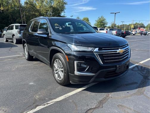 2022 Chevrolet Traverse LT Cloth