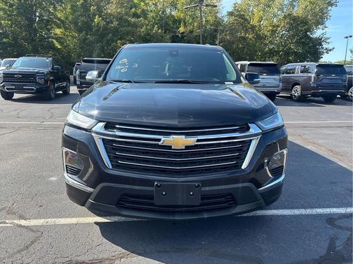 2022 Chevrolet Traverse LT Cloth