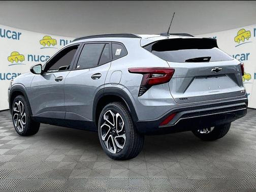 Sterling Gray Metallic 2026 Chevrolet Trax FWD 2RS