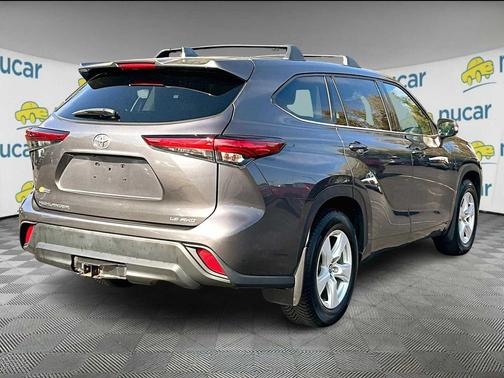 2021 Toyota Highlander LE