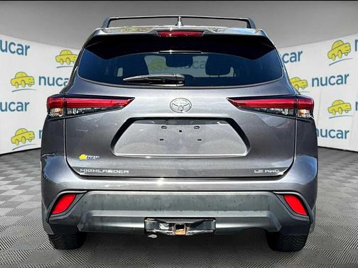 2021 Toyota Highlander LE