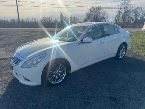 2011 INFINITI G37x Base