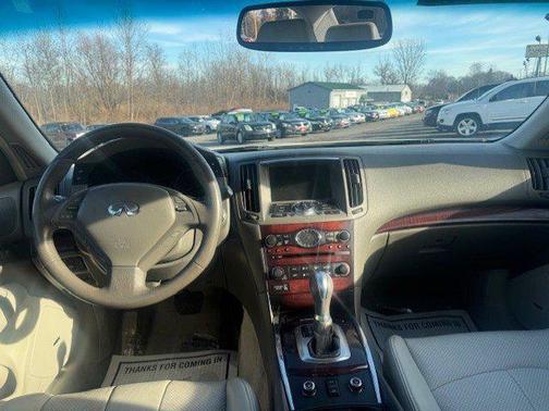 2011 INFINITI G37x Base