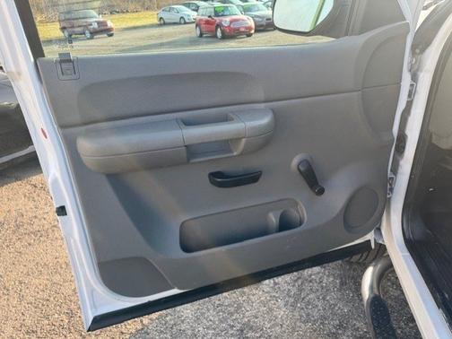 2008 Chevrolet Silverado 1500 4WD Reg Cab 133.0" Work Truck