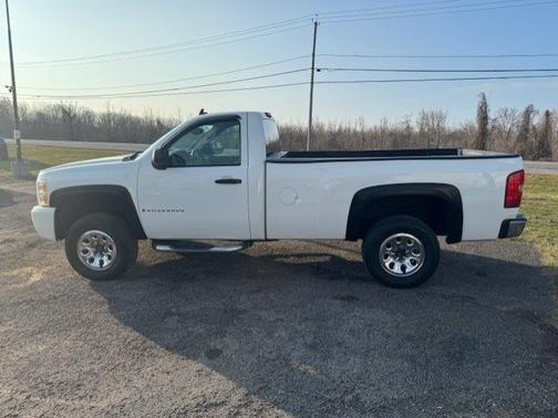 2008 Chevrolet Silverado 1500 4WD Reg Cab 133.0" Work Truck