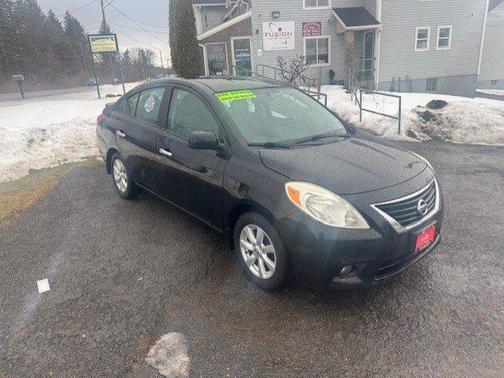 2013 Nissan Versa 1.6 SL