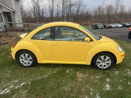2009 Volkswagen New Beetle 