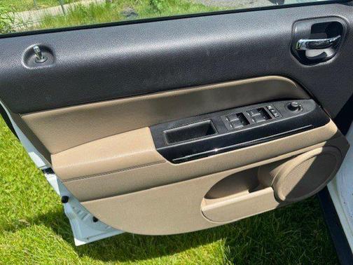 Bright White 2011 Jeep Compass 4WD 4dr Limited