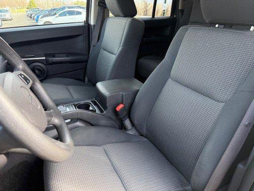 2008 Jeep Commander Sport