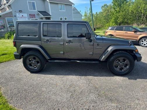 Granite Crystal Metallic Clearcoat 2017 Jeep Wrangler Unlimited Freedom 4x4 *Ltd Avail*