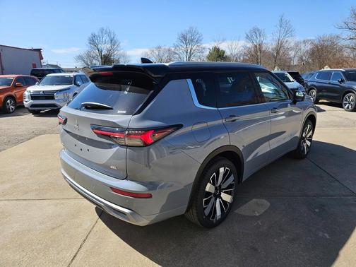 2025 Mitsubishi Outlander SEL