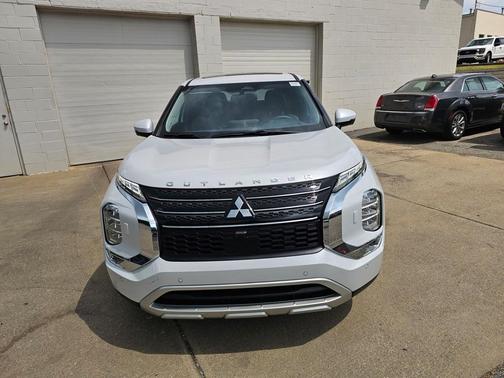 2025 Mitsubishi Outlander PHEV SE