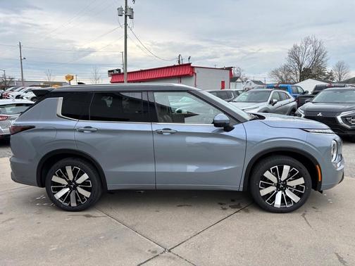 2025 Mitsubishi Outlander SEL