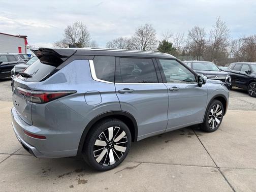 2025 Mitsubishi Outlander SEL