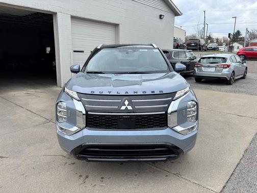2025 Mitsubishi Outlander SEL