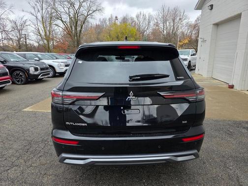 2025 Mitsubishi Outlander SE