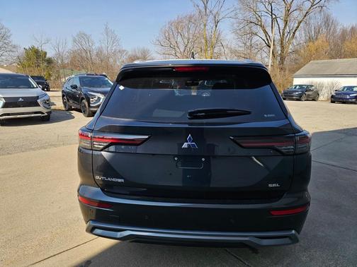 2025 Mitsubishi Outlander SEL