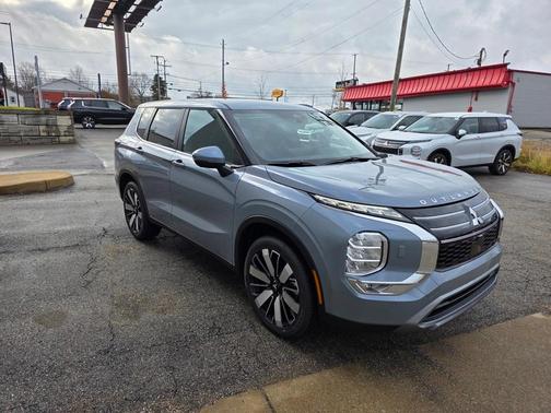 2025 Mitsubishi Outlander SE